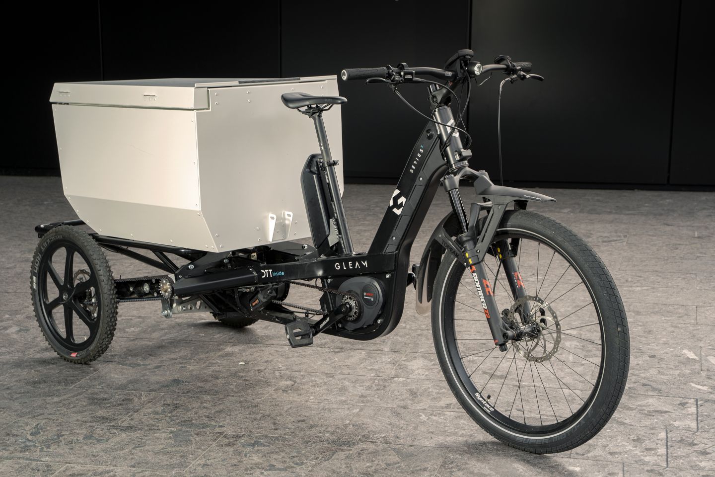 rennrad ein gang 28 Zoll Wizard Spark 2.5 Claris 16 Race Bike Fahrrad Rh 56cm schwarz Sport & Freizeit Breite Sattel:L3 | 145mm Batavus gebraucht kaufen | turn signals